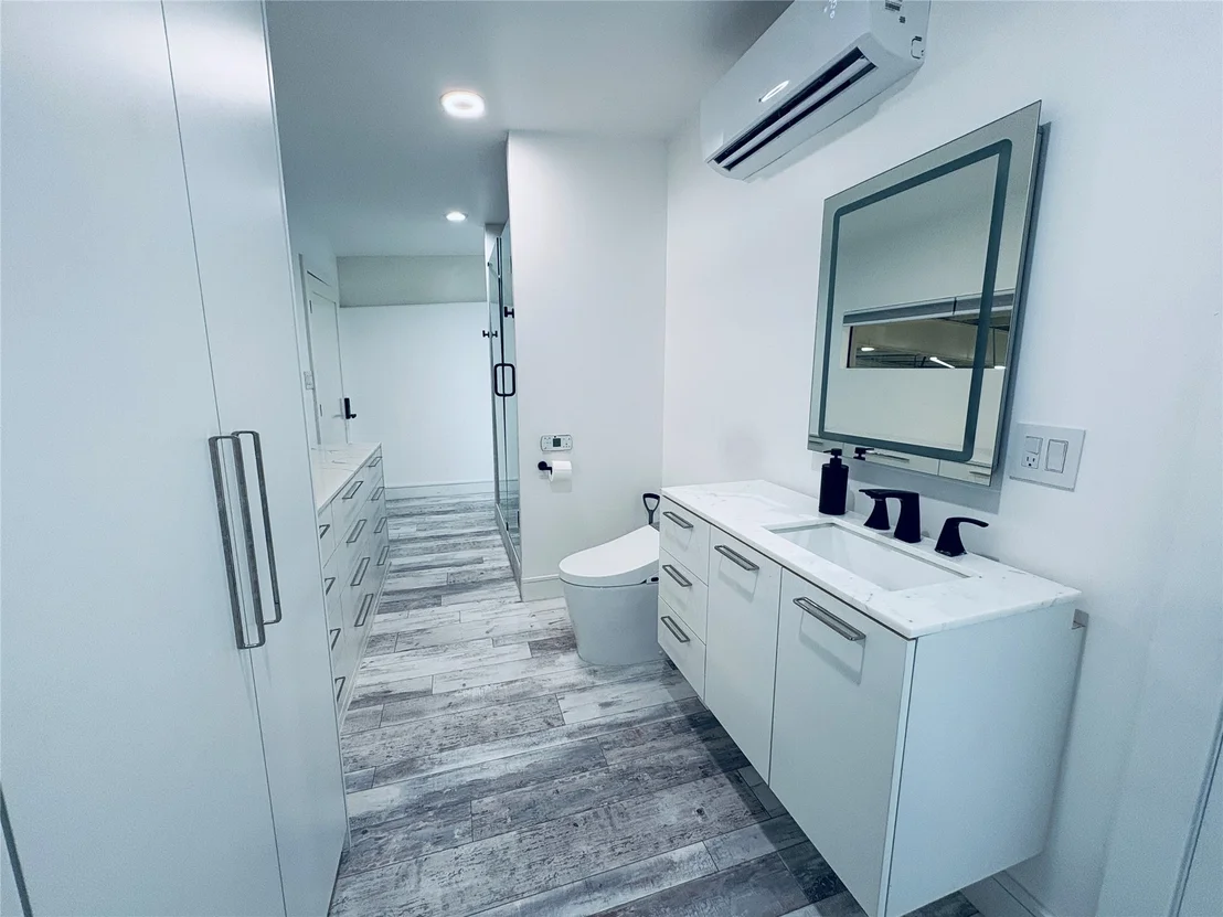 Photo of 546 Mockingbird