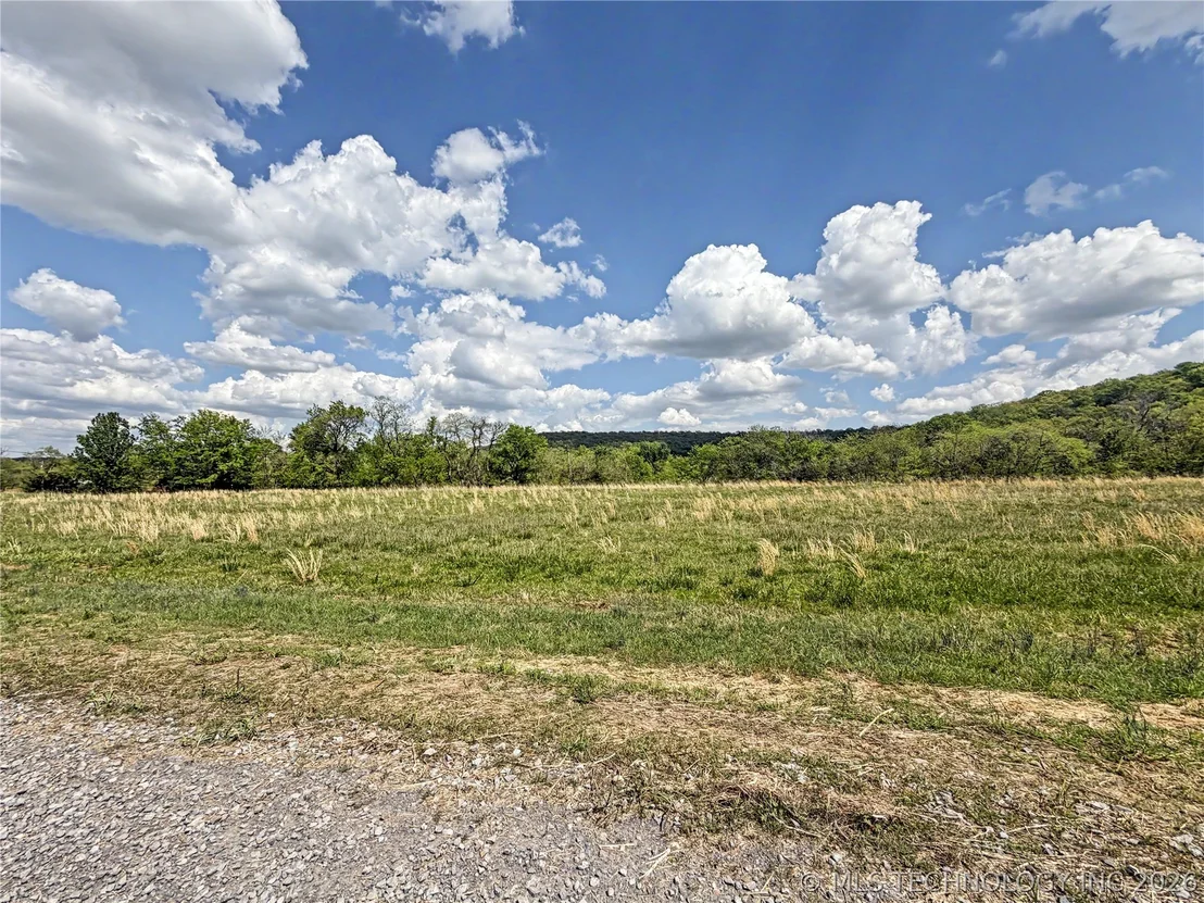 Photo of 404 S Thunder Road