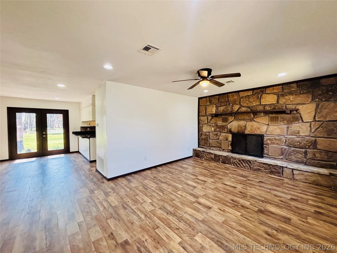 Photo of 417308 Bridgeport Road