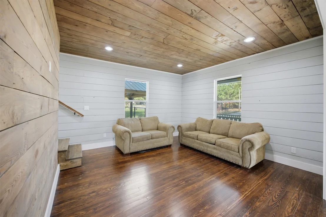 Photo of 206 Broadway Avenue