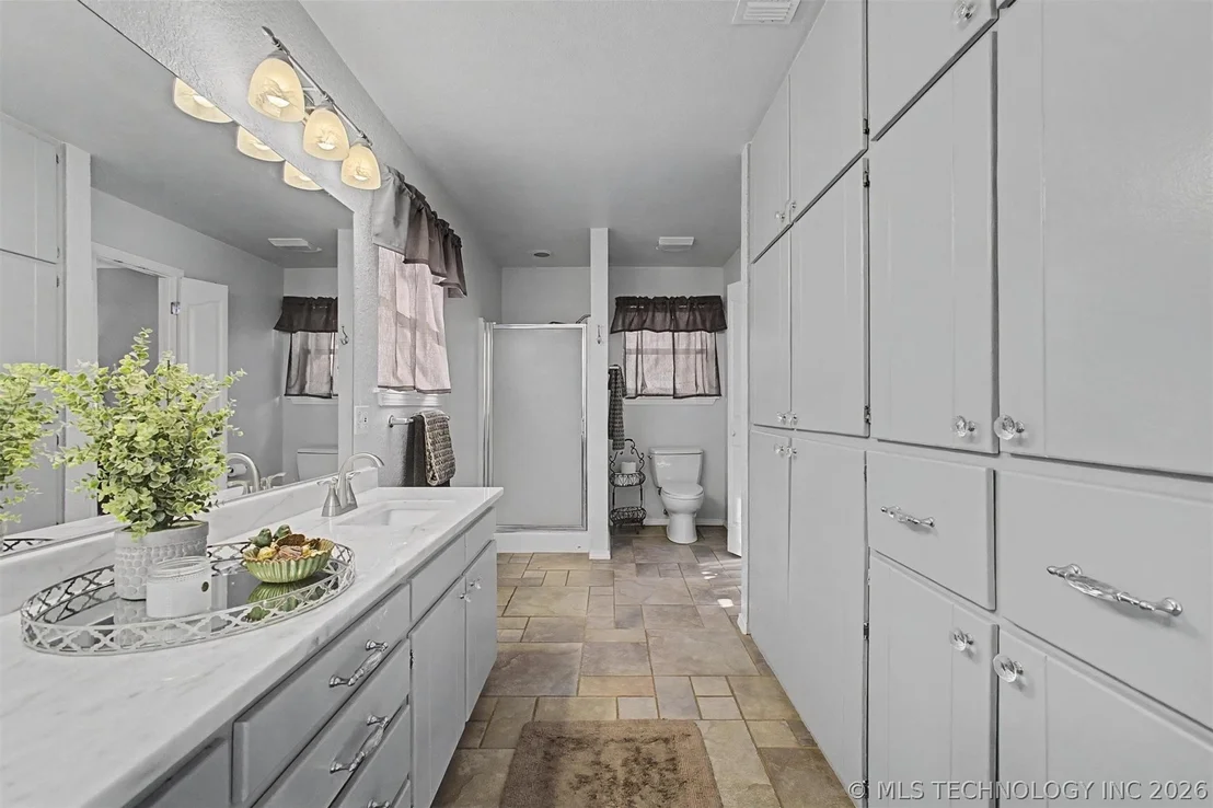 Photo of 5328 Monroe Road