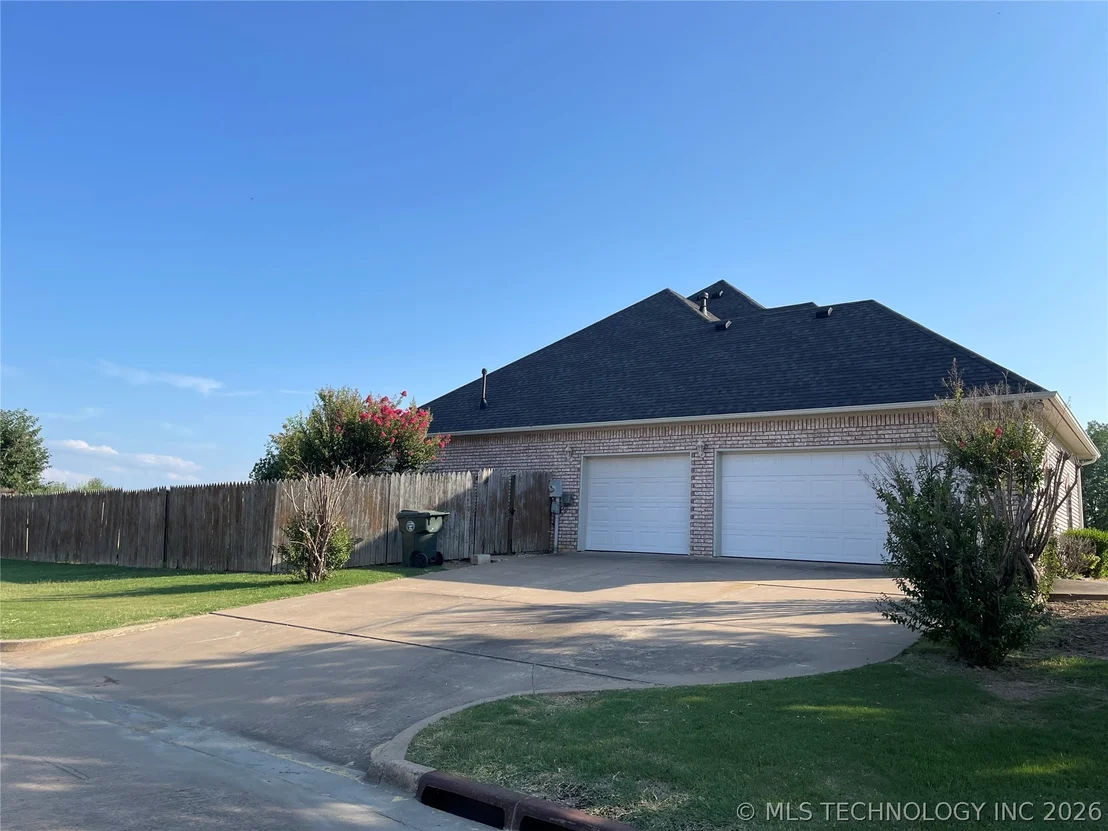 Photo of 3700 Shefield
