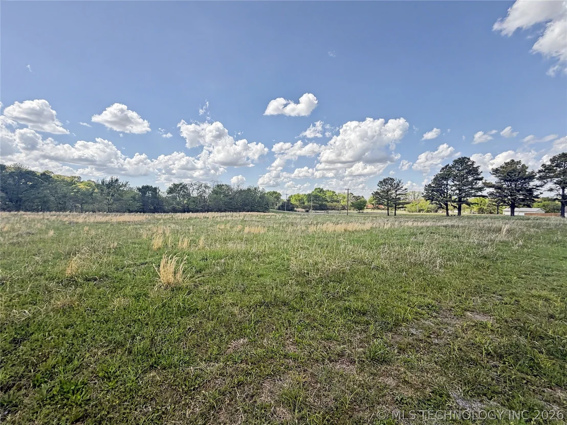 Photo of 428 S Thunder Road