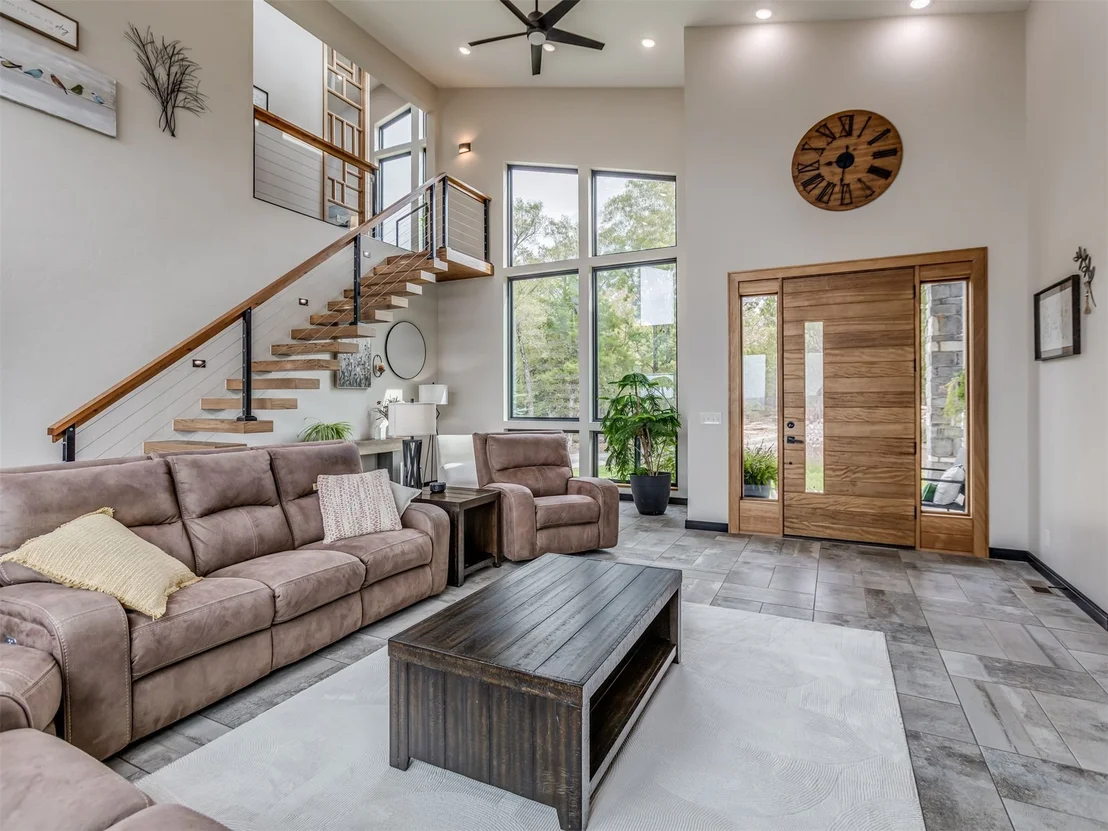 Photo of 1073 Hidden Ridge Road