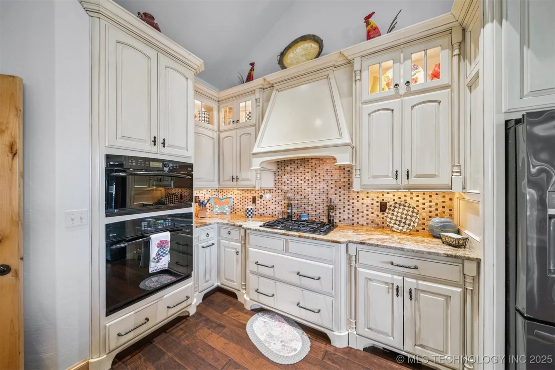 Photo of 908 W 9th Street