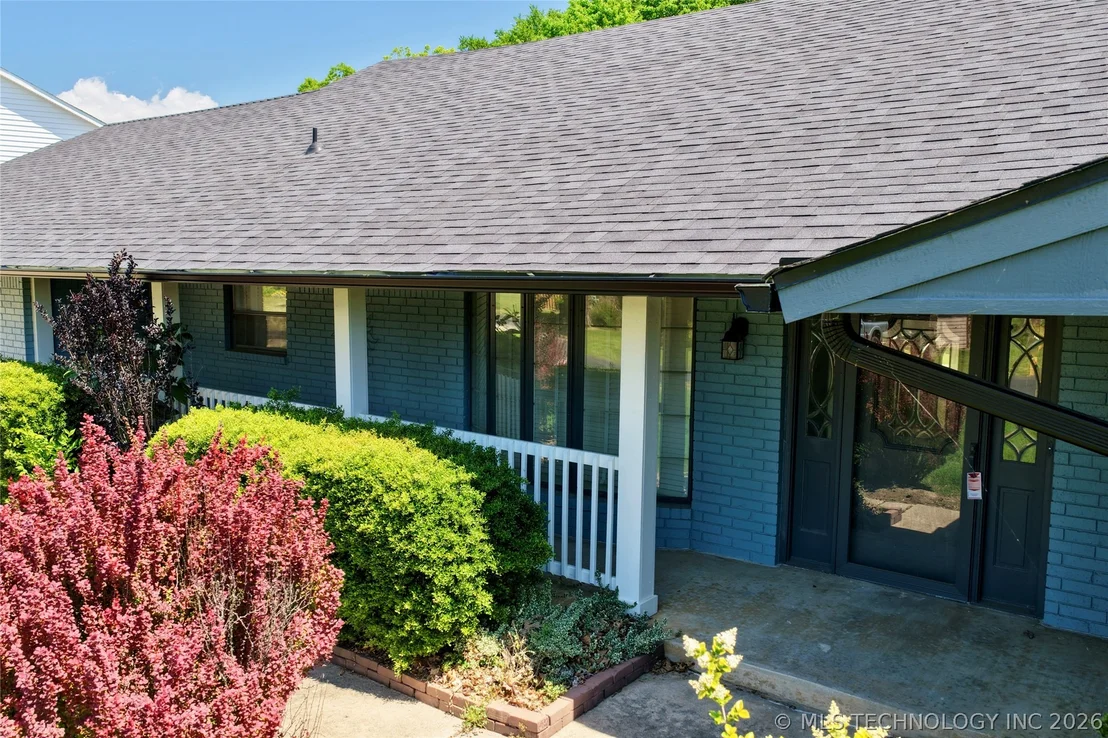 Photo of 105 Lakeview Drive