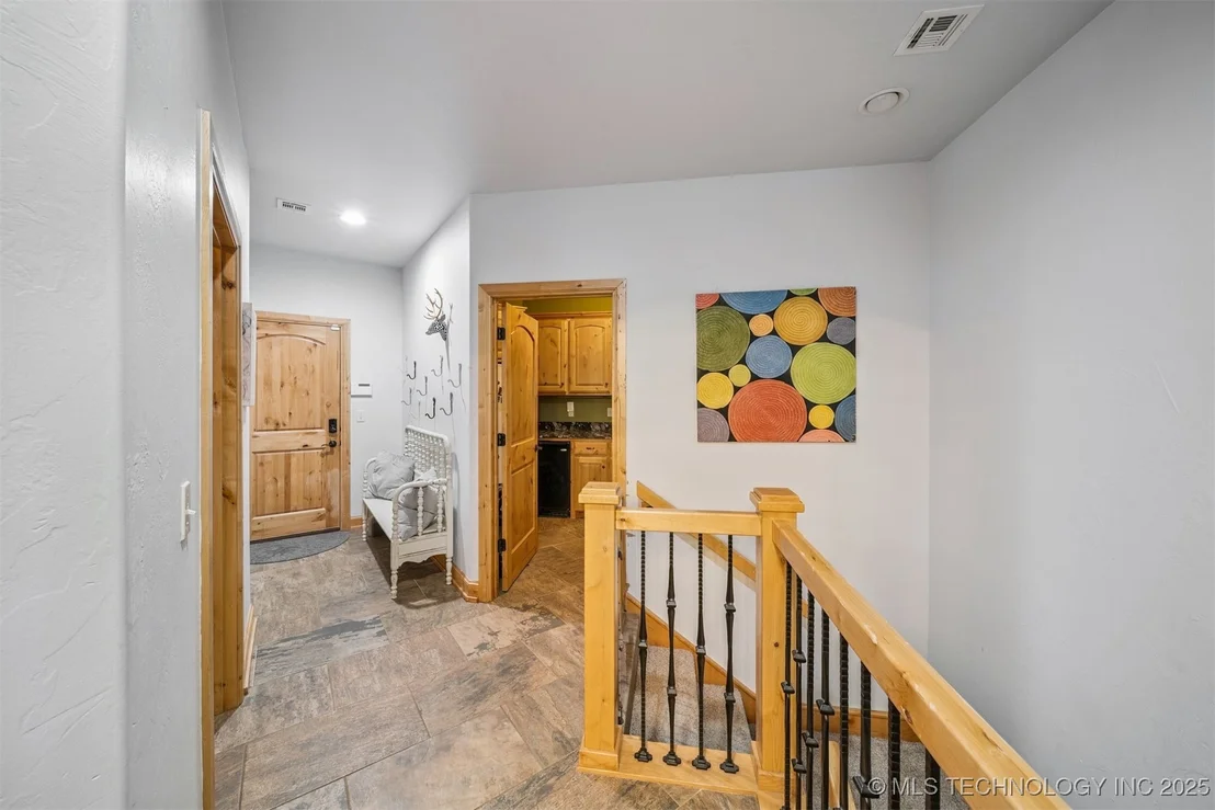 Photo of 908 W 9th Street
