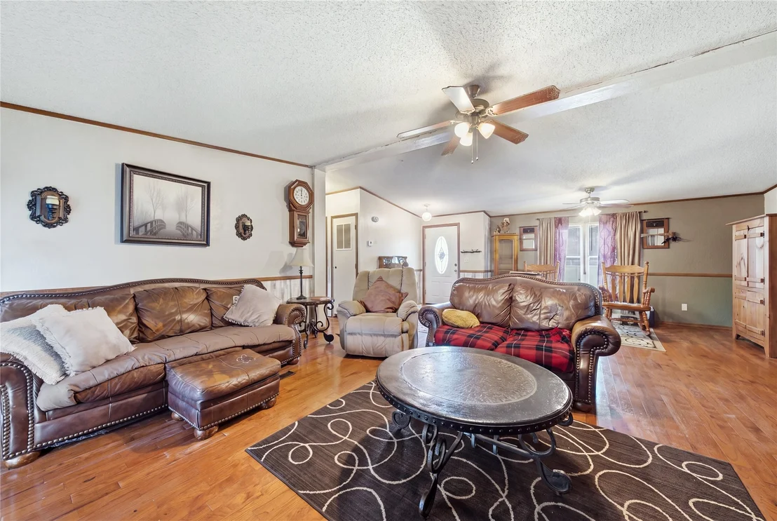Photo of 394107 E 1150 Road