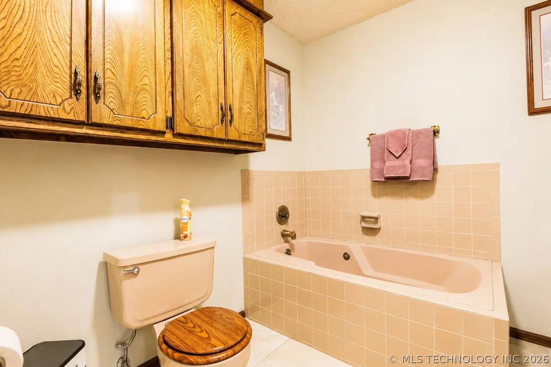 Photo of 15895 Briar Road