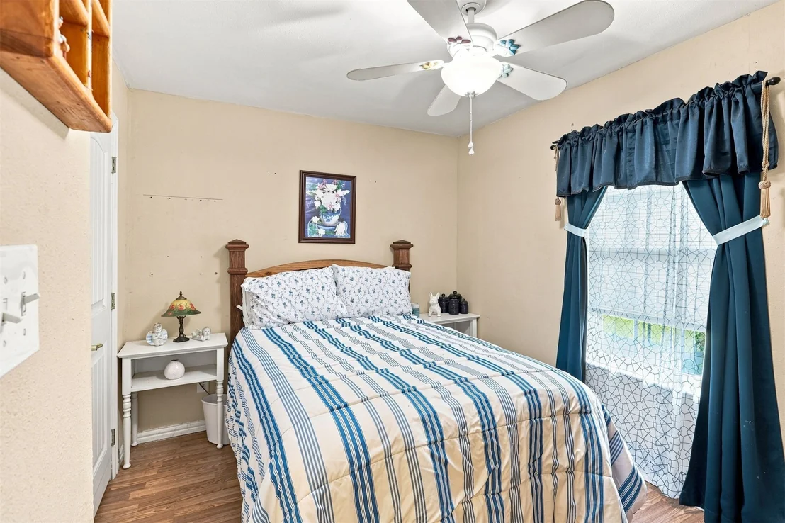Photo of 208 W Umstead