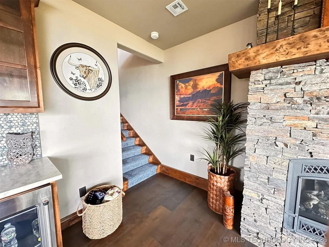 Photo of 417188 Mockingbird Lane