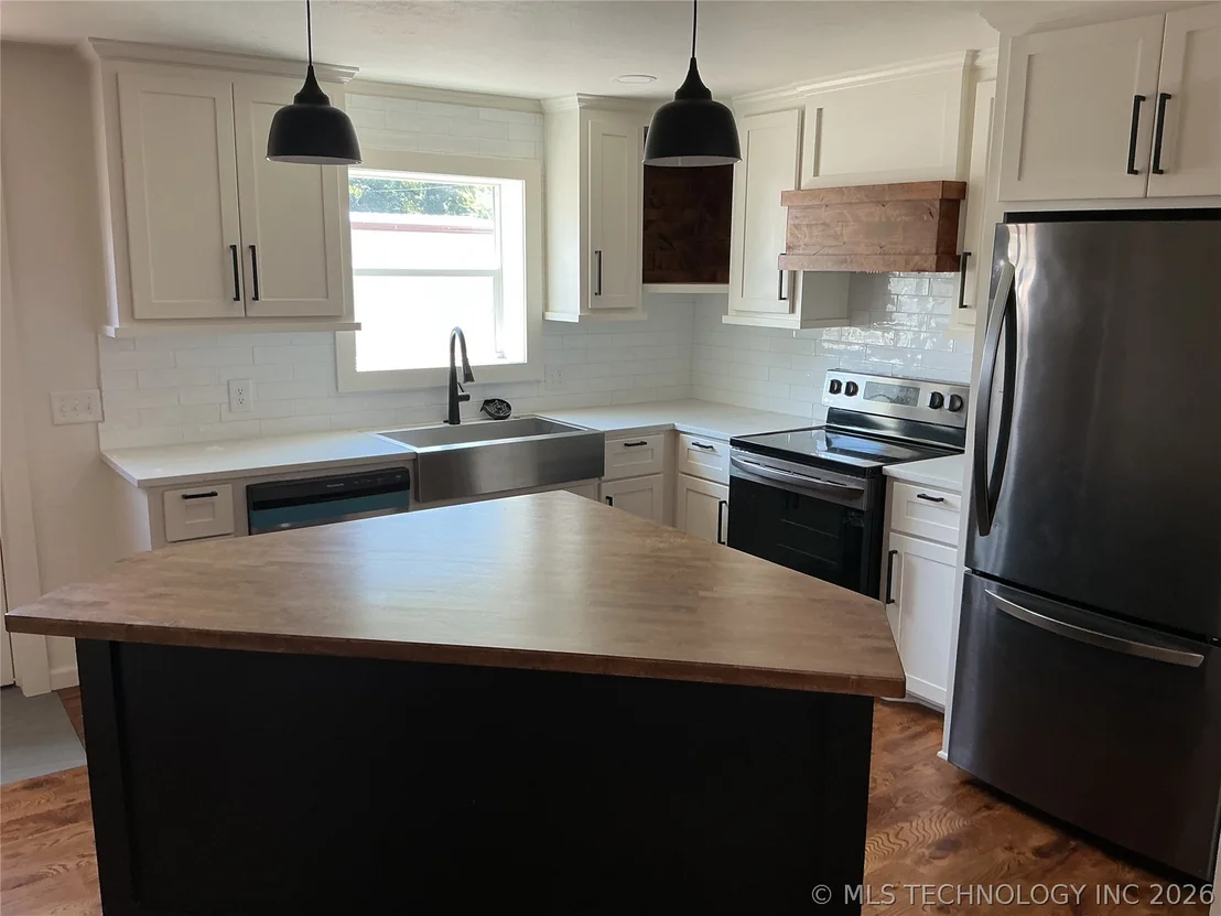 Photo of 8959 Birch Street