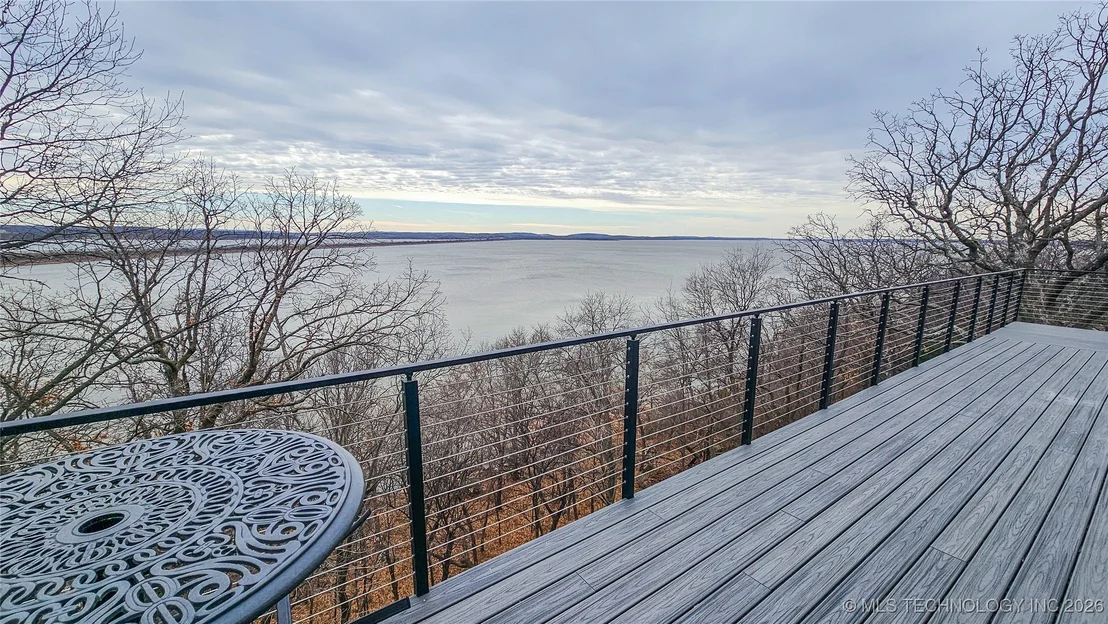Photo of 417188 Mockingbird Lane