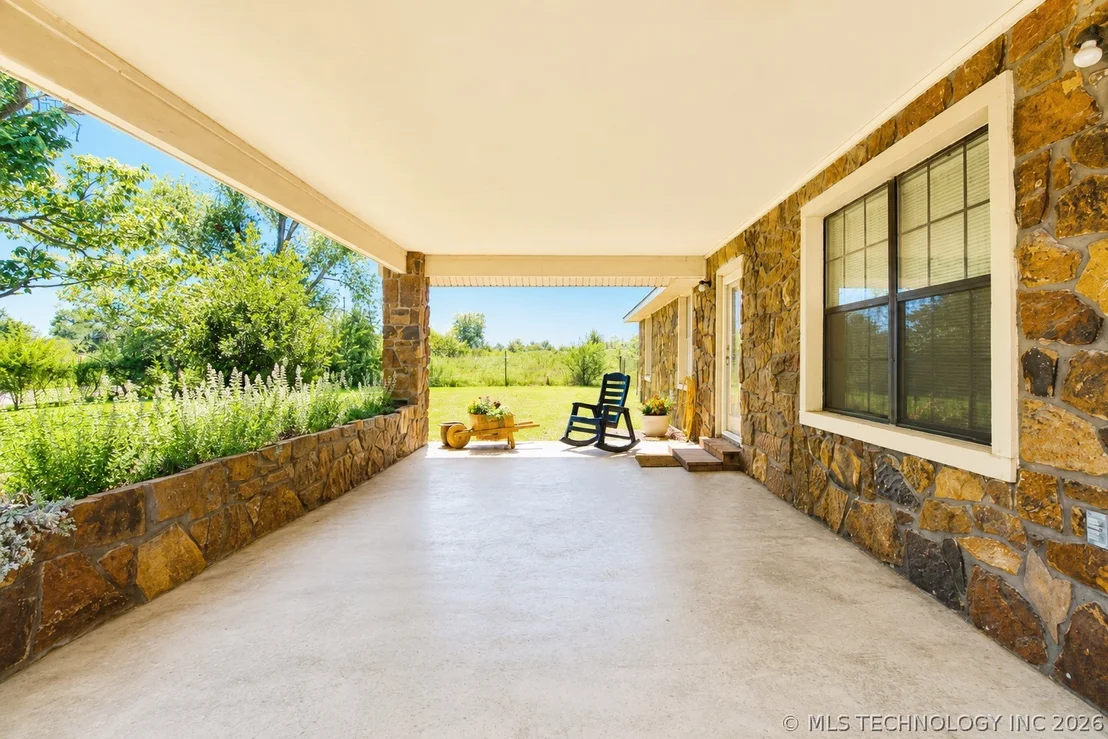 Photo of 15895 Briar Road