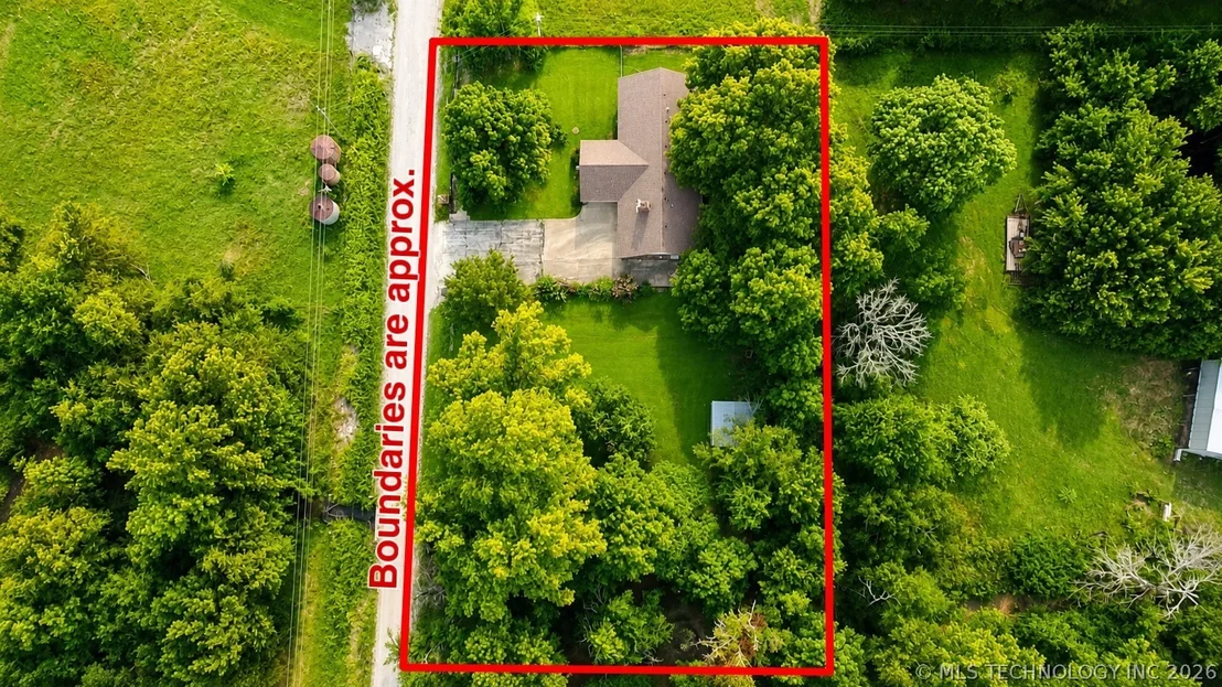 Photo of 15895 Briar Road