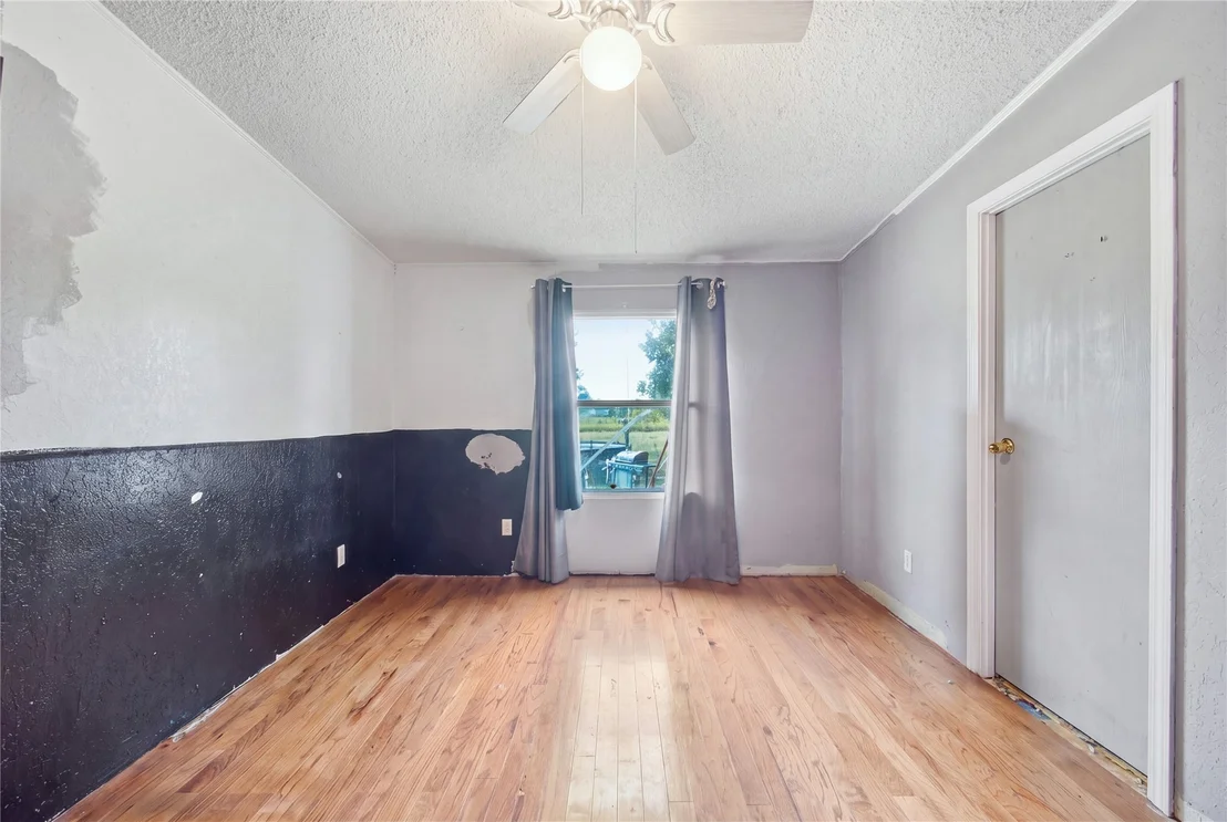Photo of 394107 E 1150 Road