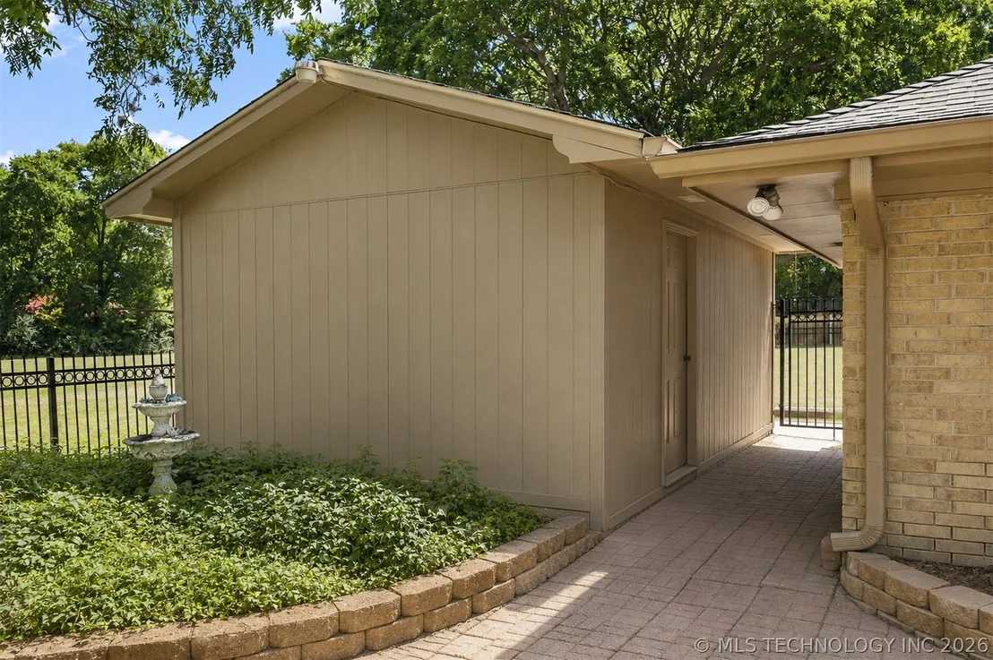 Photo of 521 Circle Drive