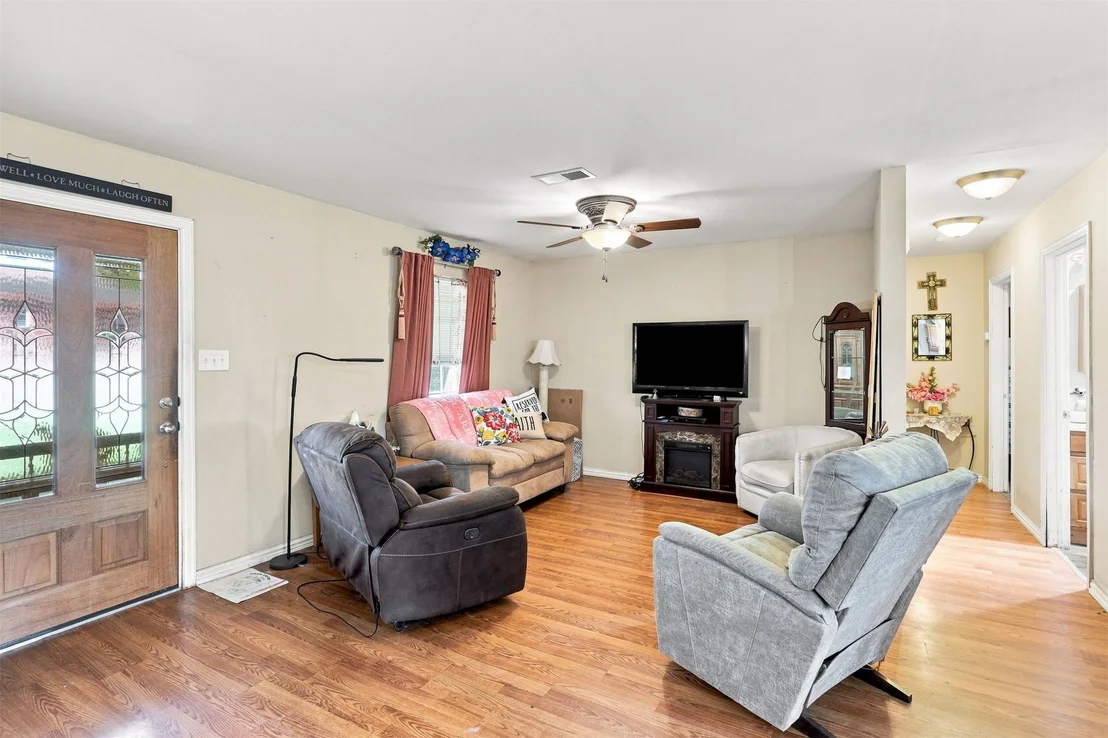 Photo of 208 W Umstead