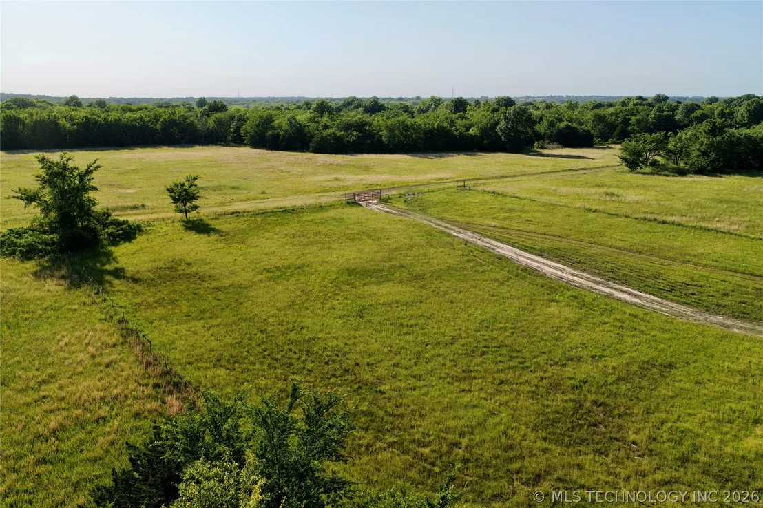 Photo of 421682 E 1154 Road
