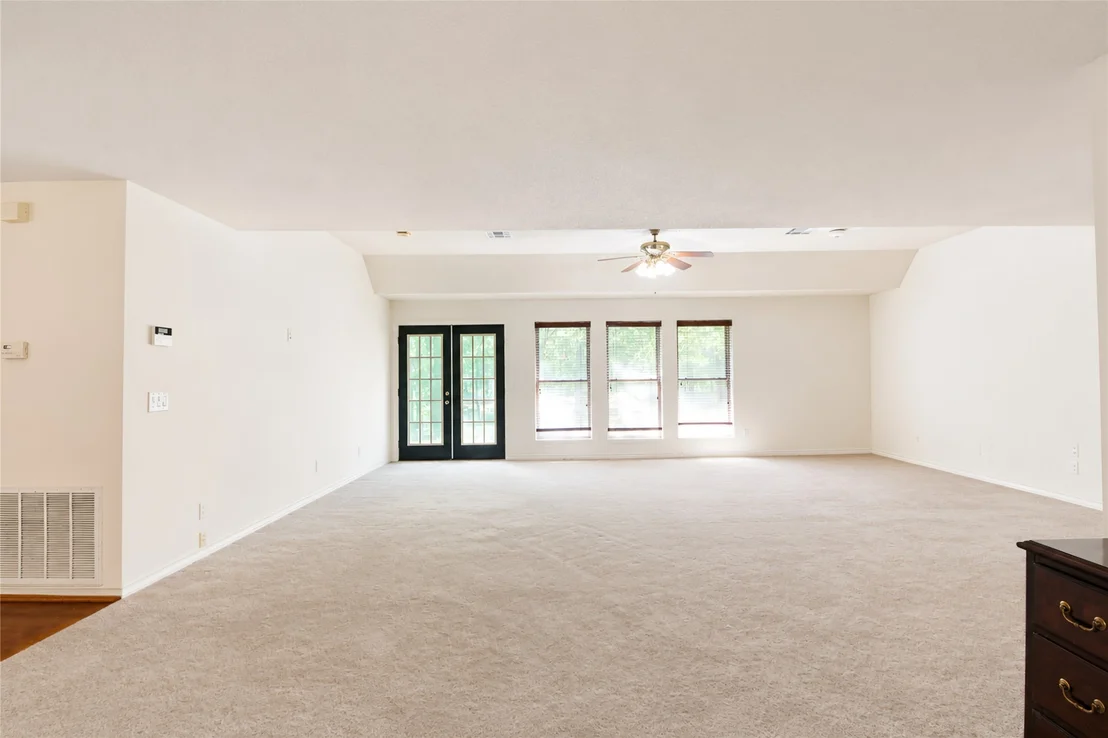 Photo of 3260 Howard Road