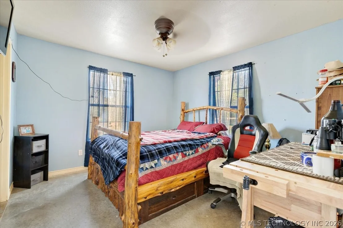 Photo of 2576 Winnett Road
