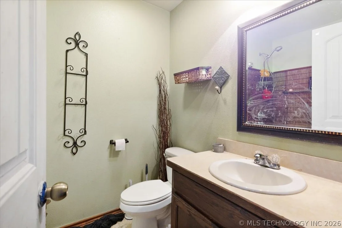 Photo of 2576 Winnett Road