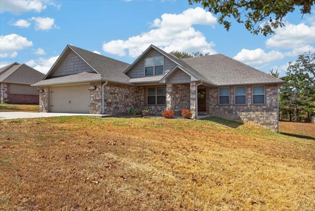 Photo of 301 Eagle Crest