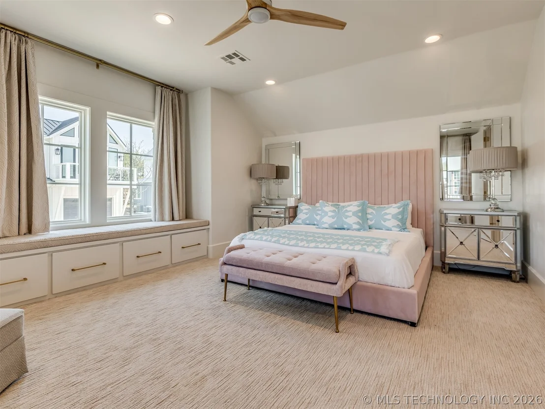 Photo of 120 Lower Green Way