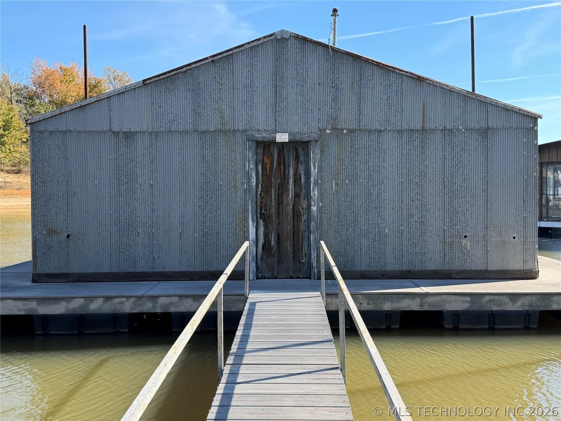 Photo of 425671 E 1168 Road