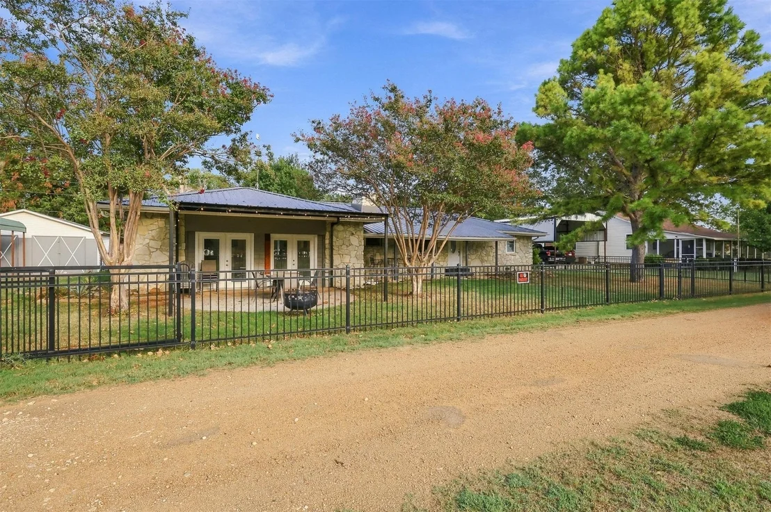 Photo of 2828 Riverview Road