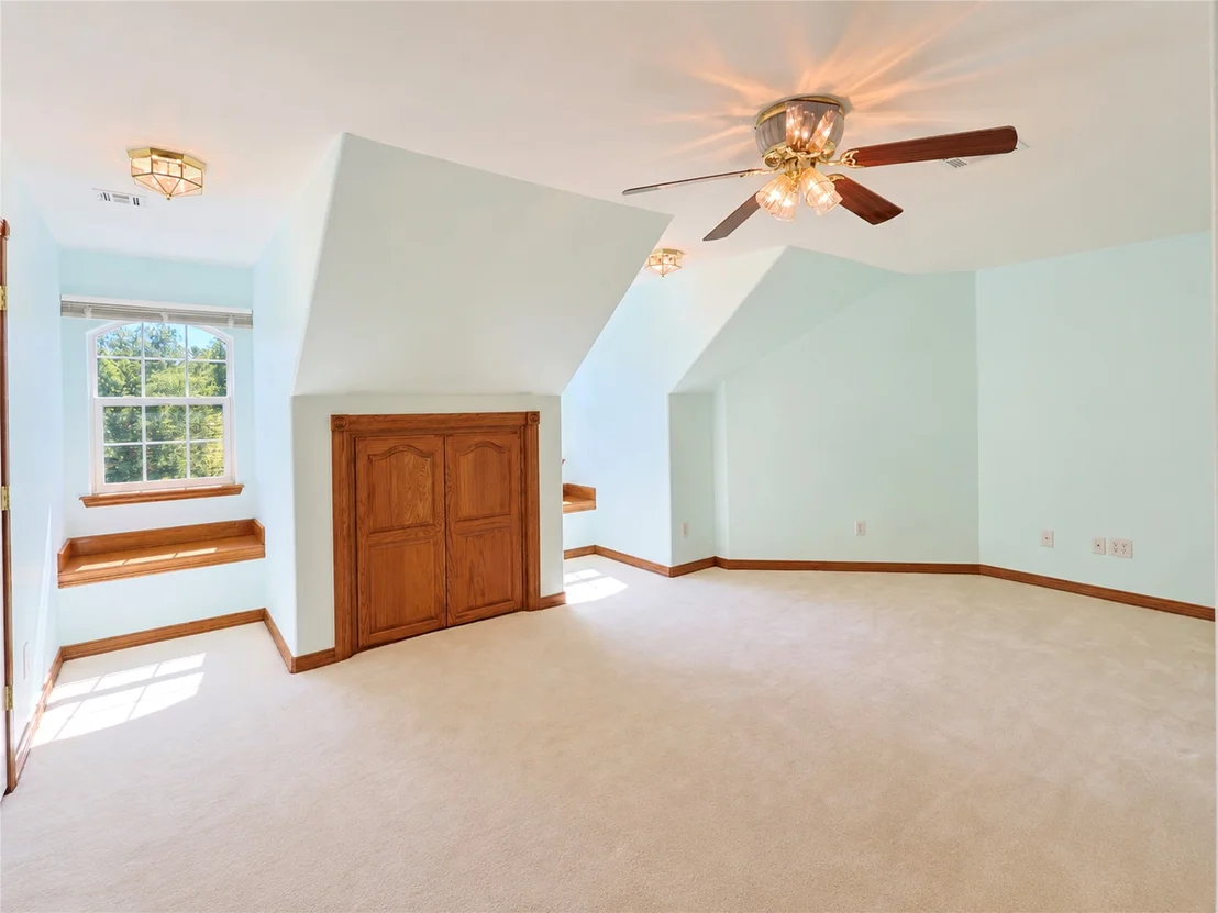 Photo of 25 E Shoreline Drive
