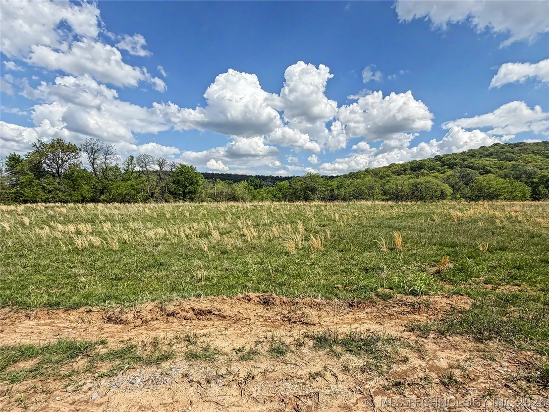 Photo of 404 S Thunder Road
