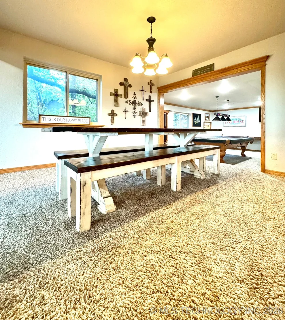 Photo of 1048 Robin Hood Road