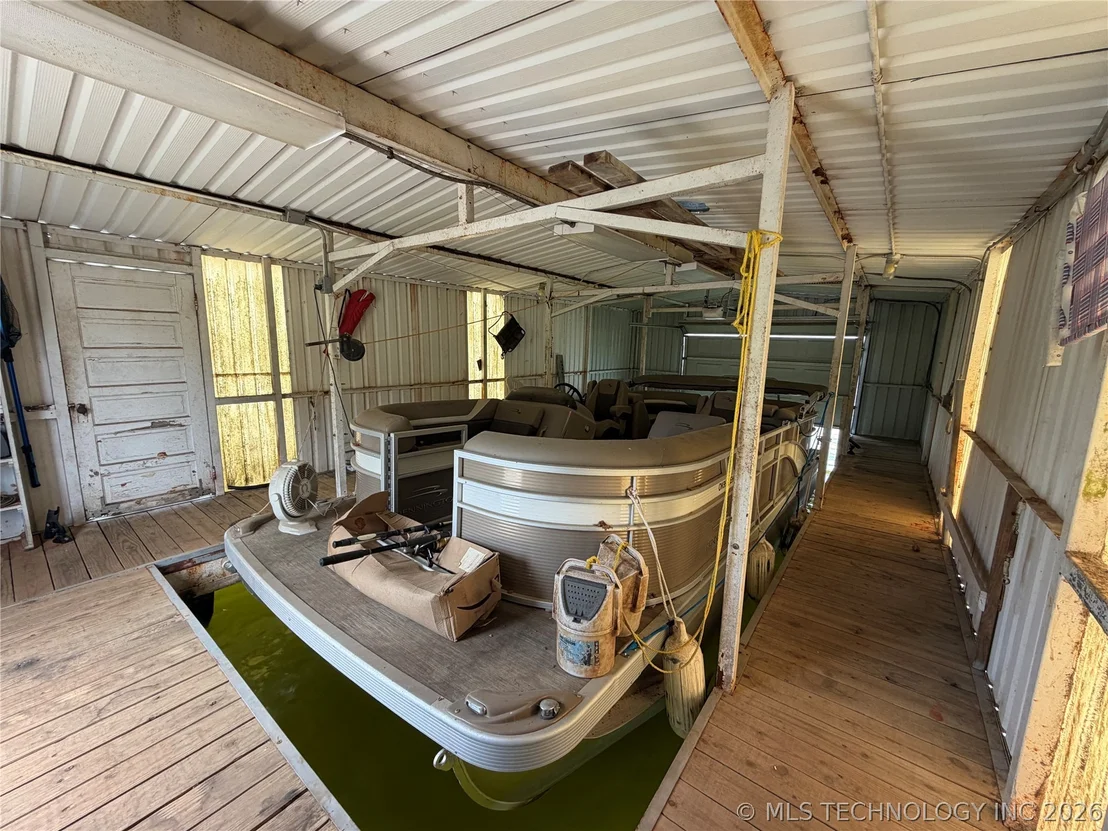 Photo of 1372 Warren Road