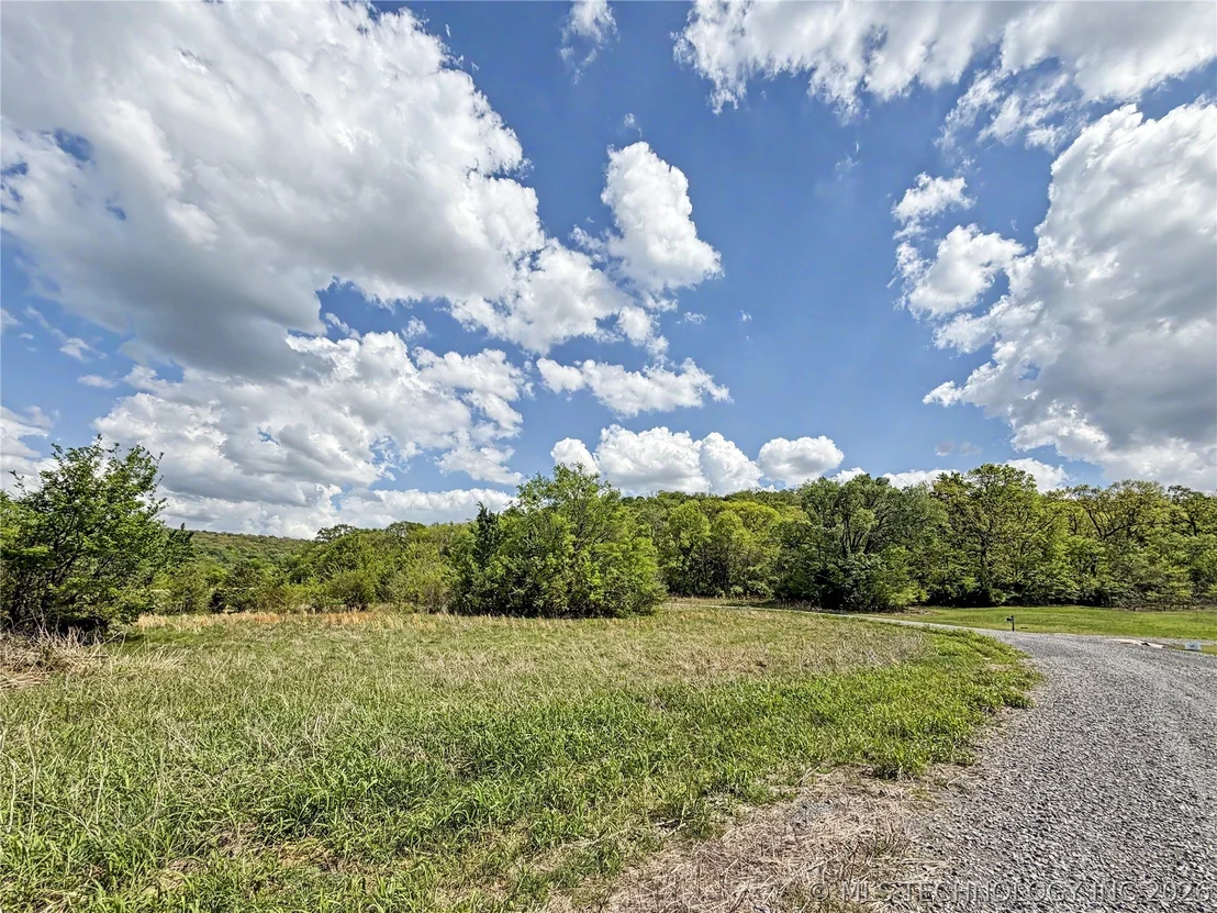 Photo of 414 S Thunder Road