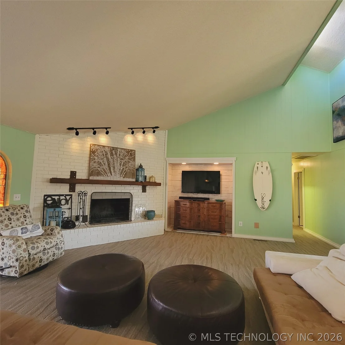Photo of 105 Lakeview Drive