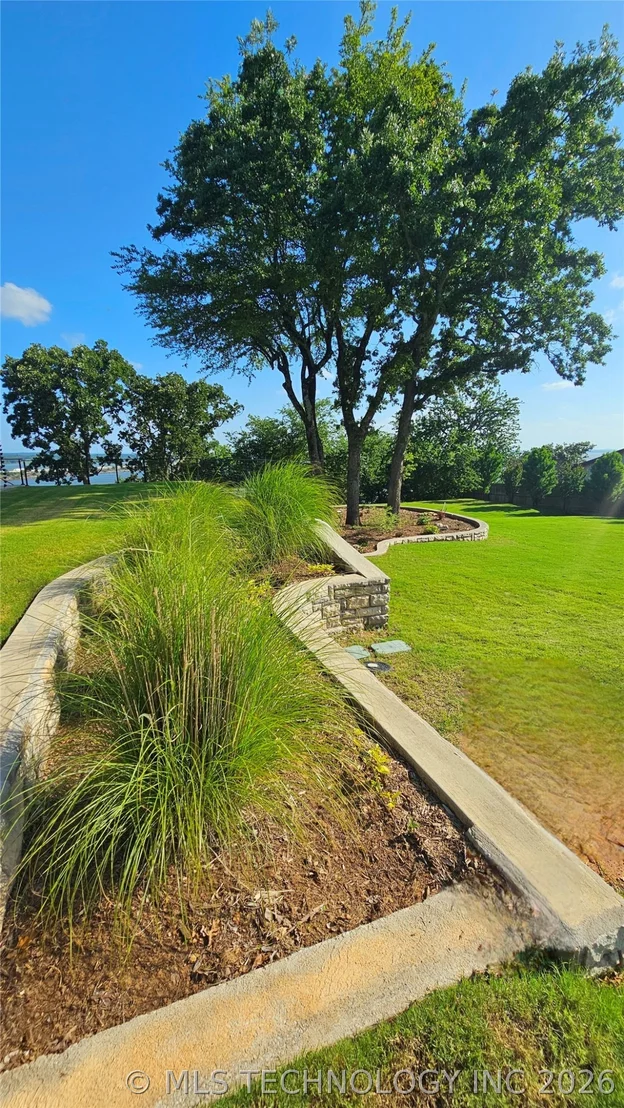 Photo of 417188 Mockingbird Lane