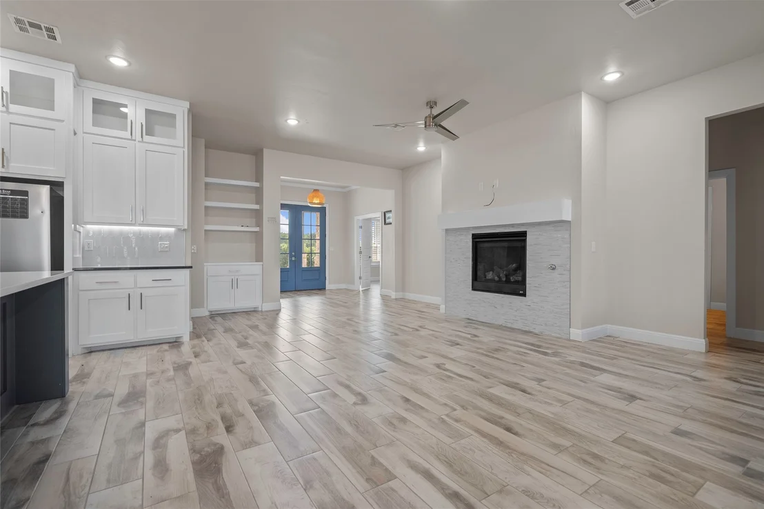 Photo of 714 Prairie View Road