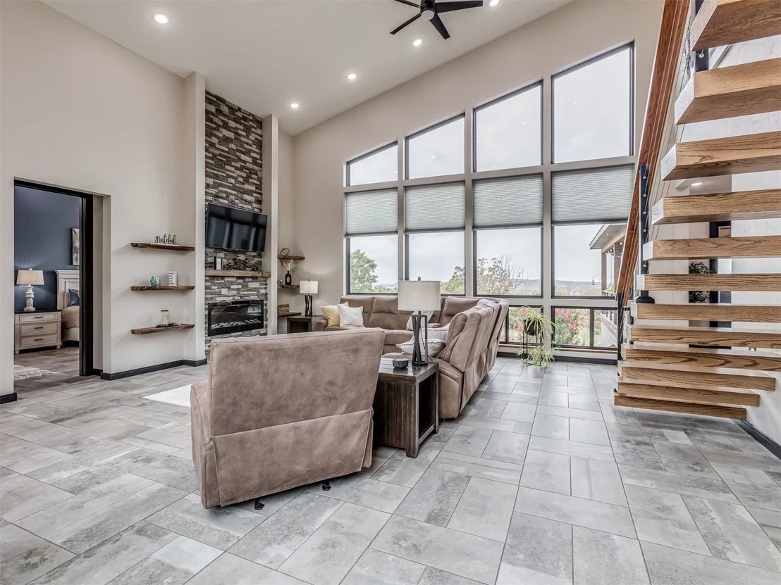 Photo of 1073 Hidden Ridge Road