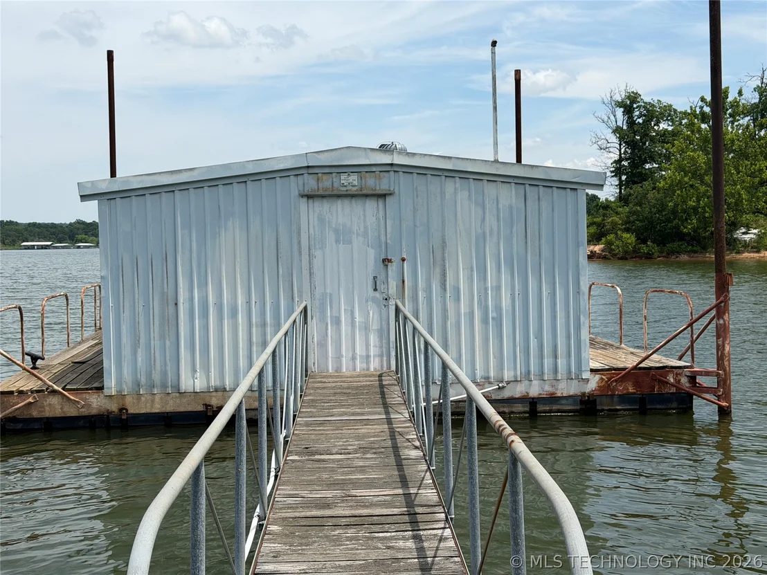 Photo of 1372 Warren Road