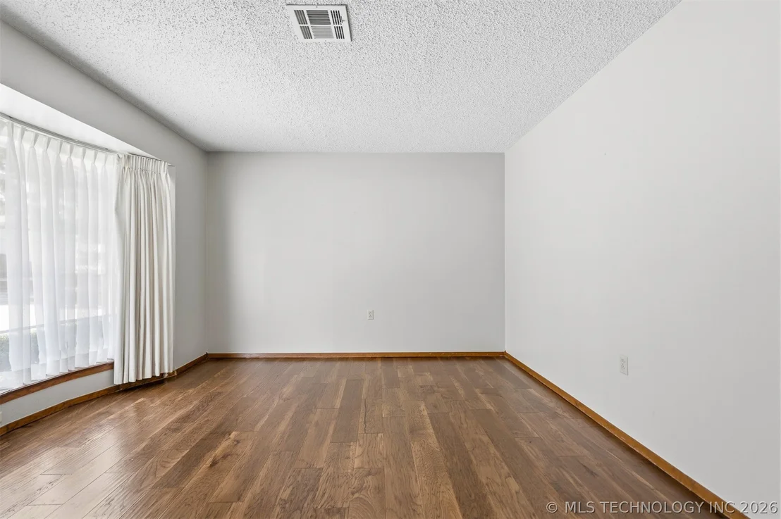 Photo of 521 Circle Drive