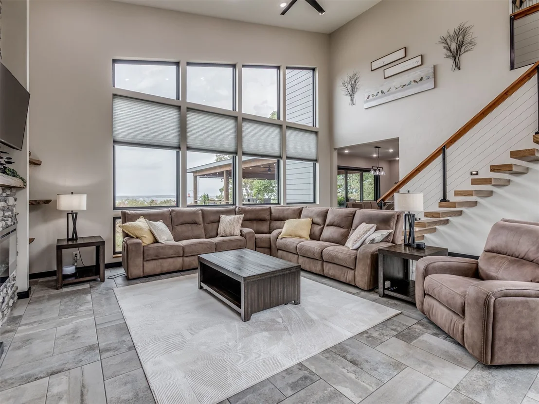 Photo of 1073 Hidden Ridge Road
