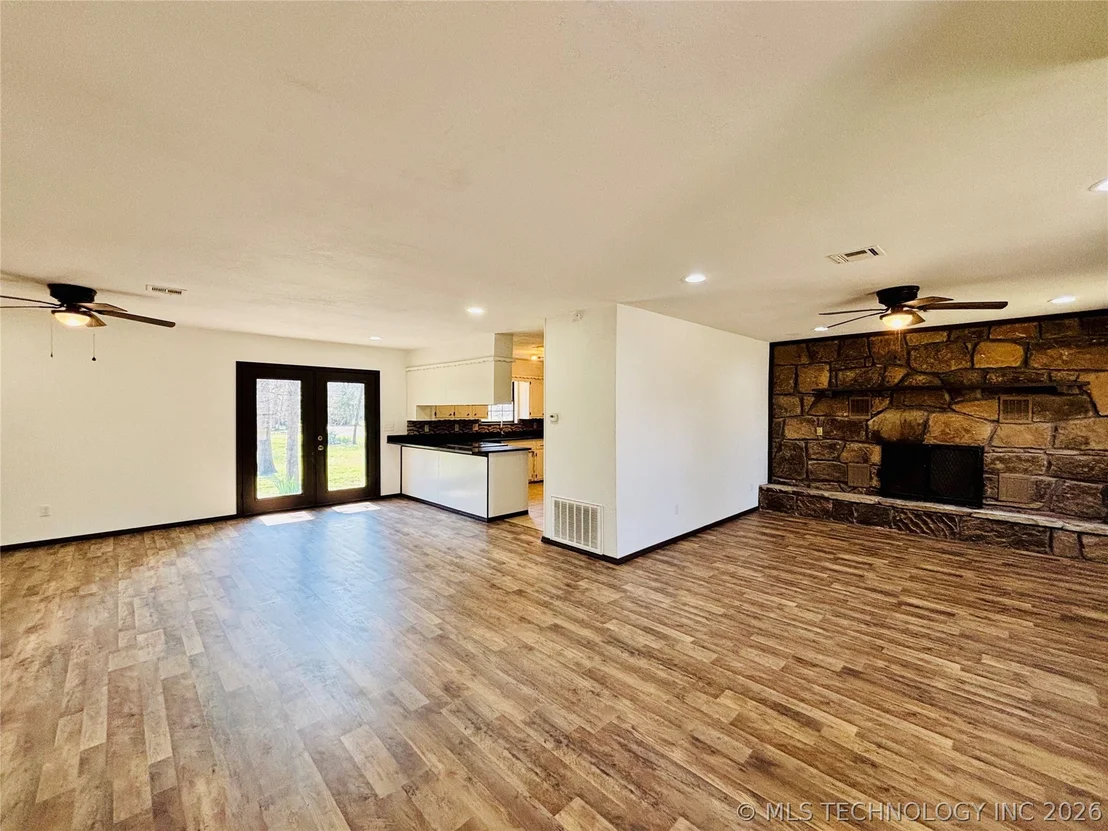 Photo of 417308 Bridgeport Road