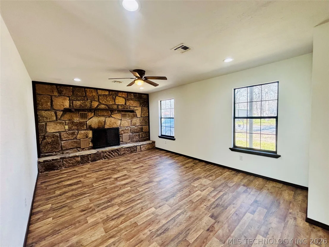 Photo of 417308 Bridgeport Road