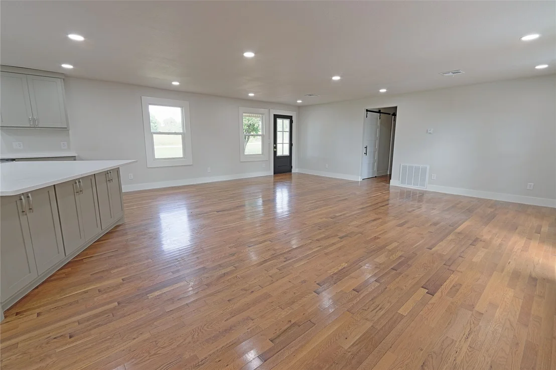 Photo of 8441 Old Taft Road