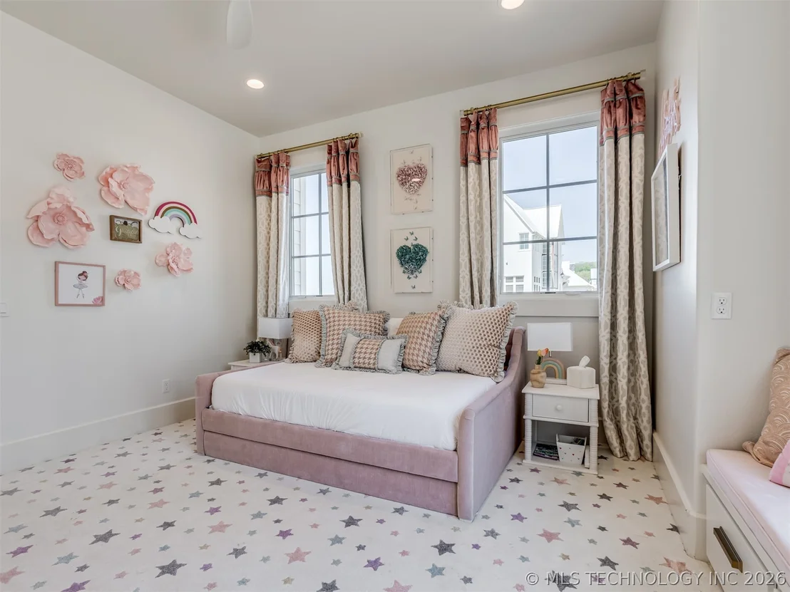 Photo of 120 Lower Green Way