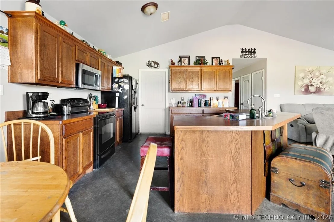 Photo of 2576 Winnett Road