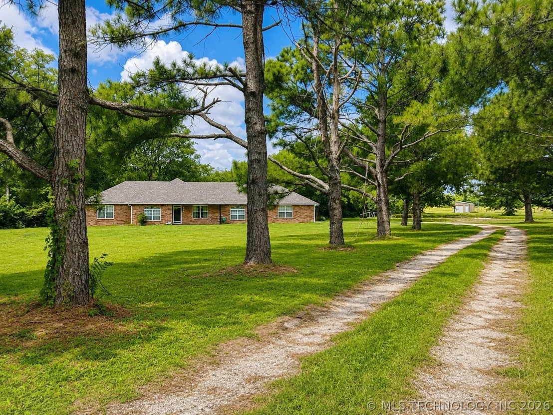 Photo of 19183 S Prairie Bell Road