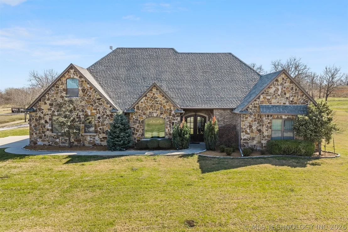Photo of 1451 Gateway Road