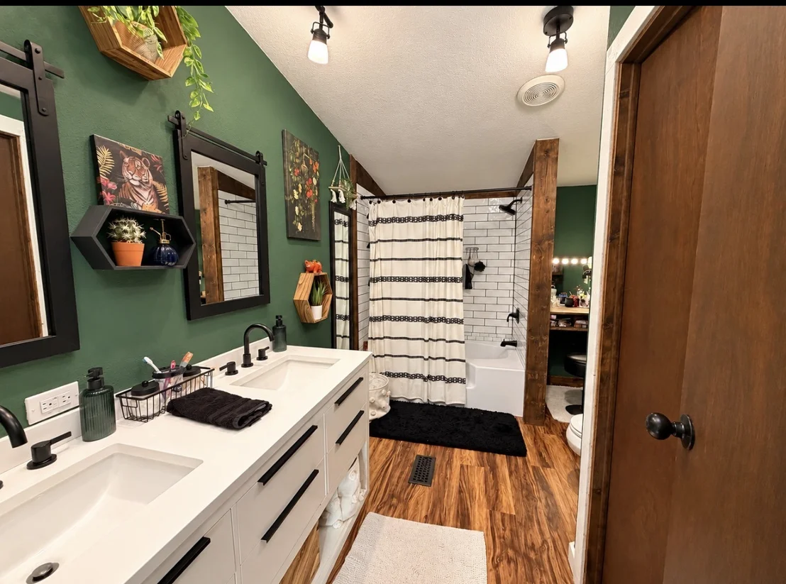 Photo of 10549 W Perry Road